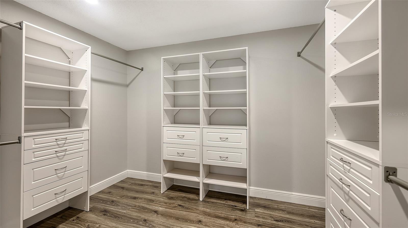 BEE RIDGE FARMS SUB - Residential