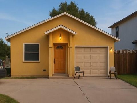 Photo of 3107 E Osborne Avenue, Tampa, FL 33610 (MLS # O6355353) Photo of 3107 E Osborne Avenue, Tampa, FL 33610 (MLS # O6355353)