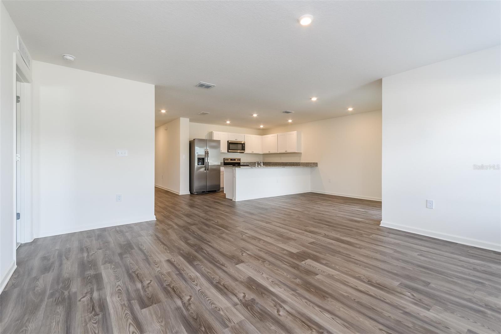 BRADBURY CRK PH I - Residential Lease