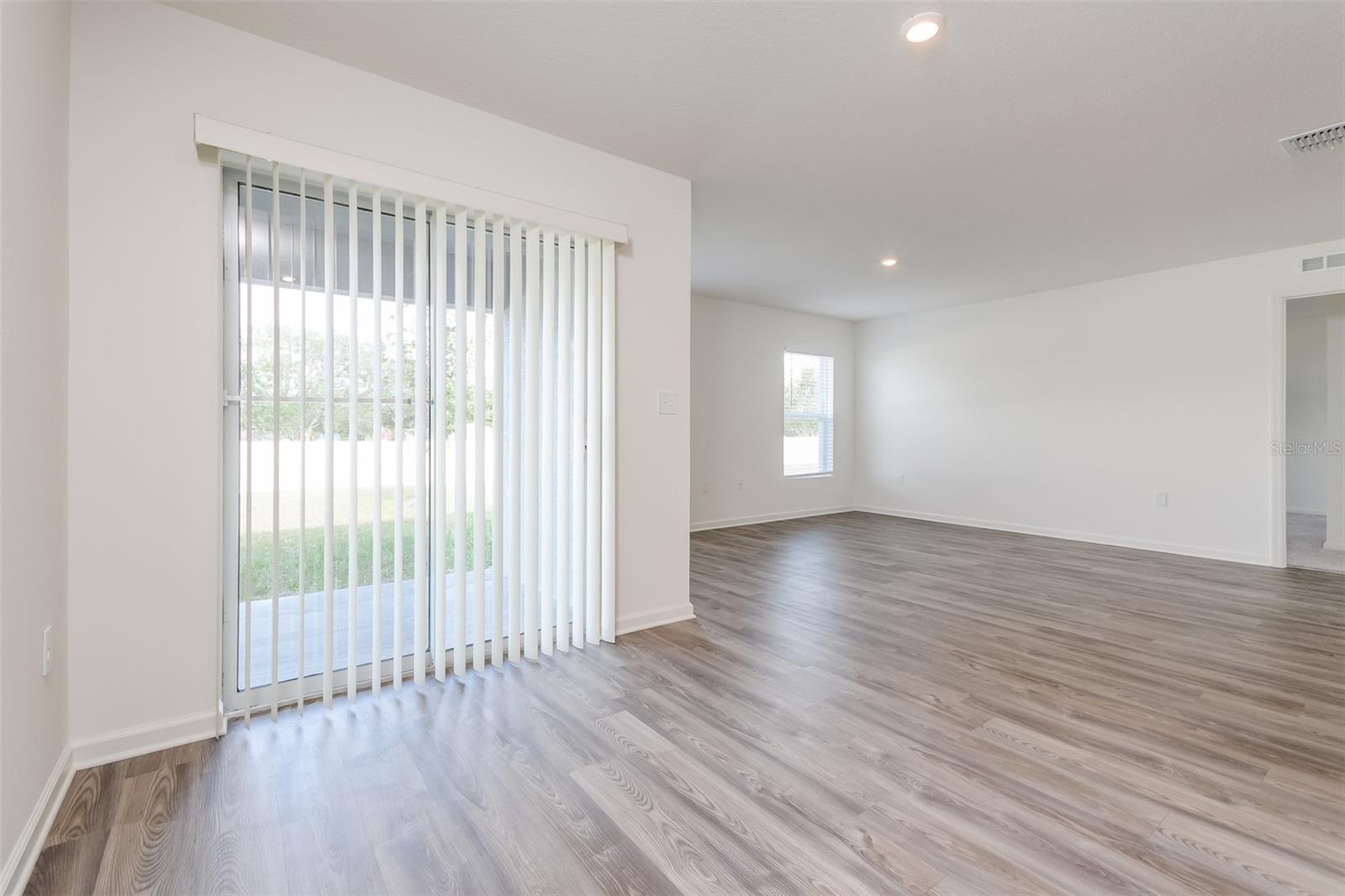 BRADBURY CRK PH I - Residential Lease