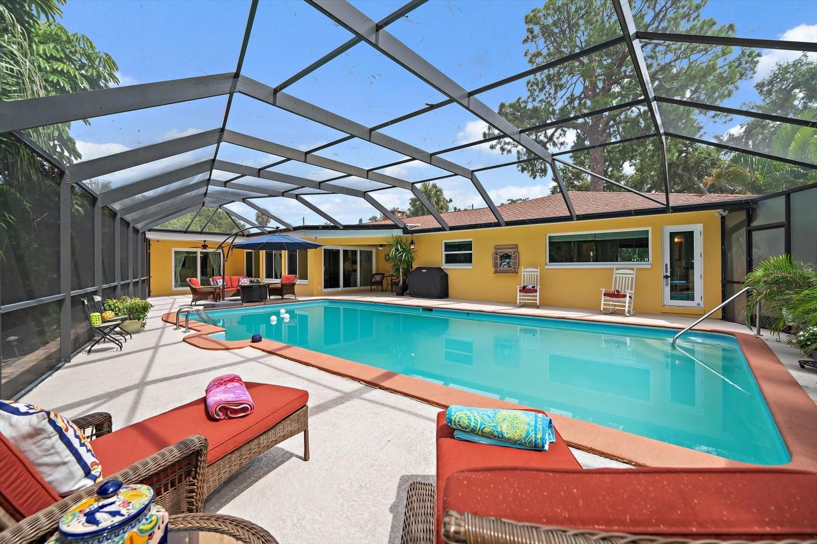 252 S GARDEN CIRCLE