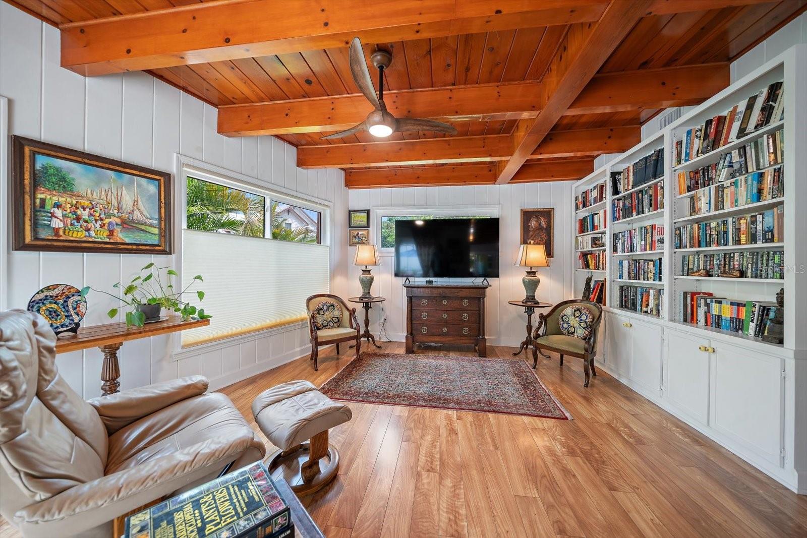 252 S GARDEN CIRCLE