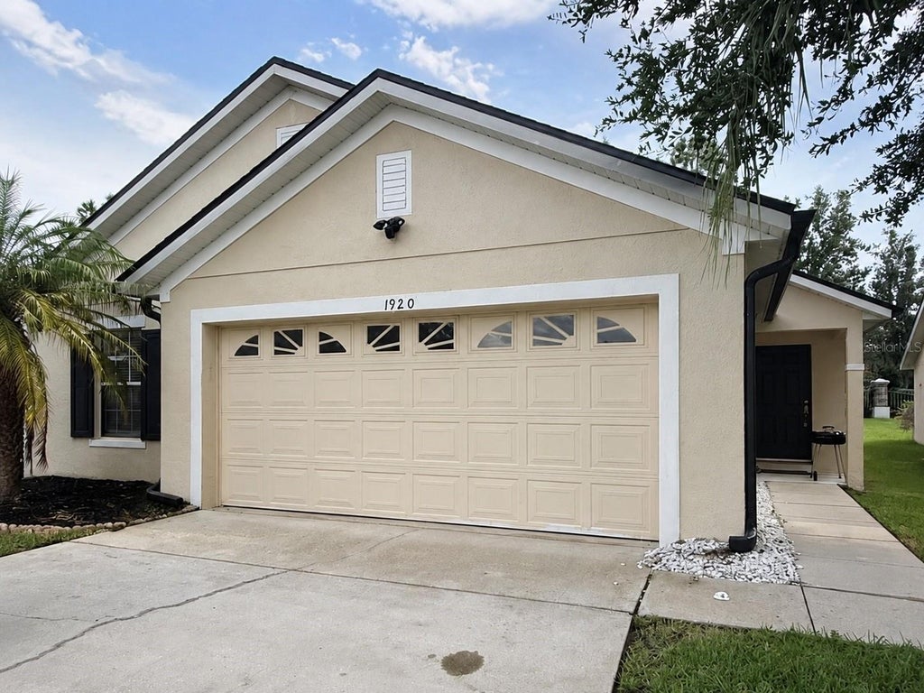 Photo of 1920 Commander Way, Kissimmee, FL 34746 (MLS # O6439218)