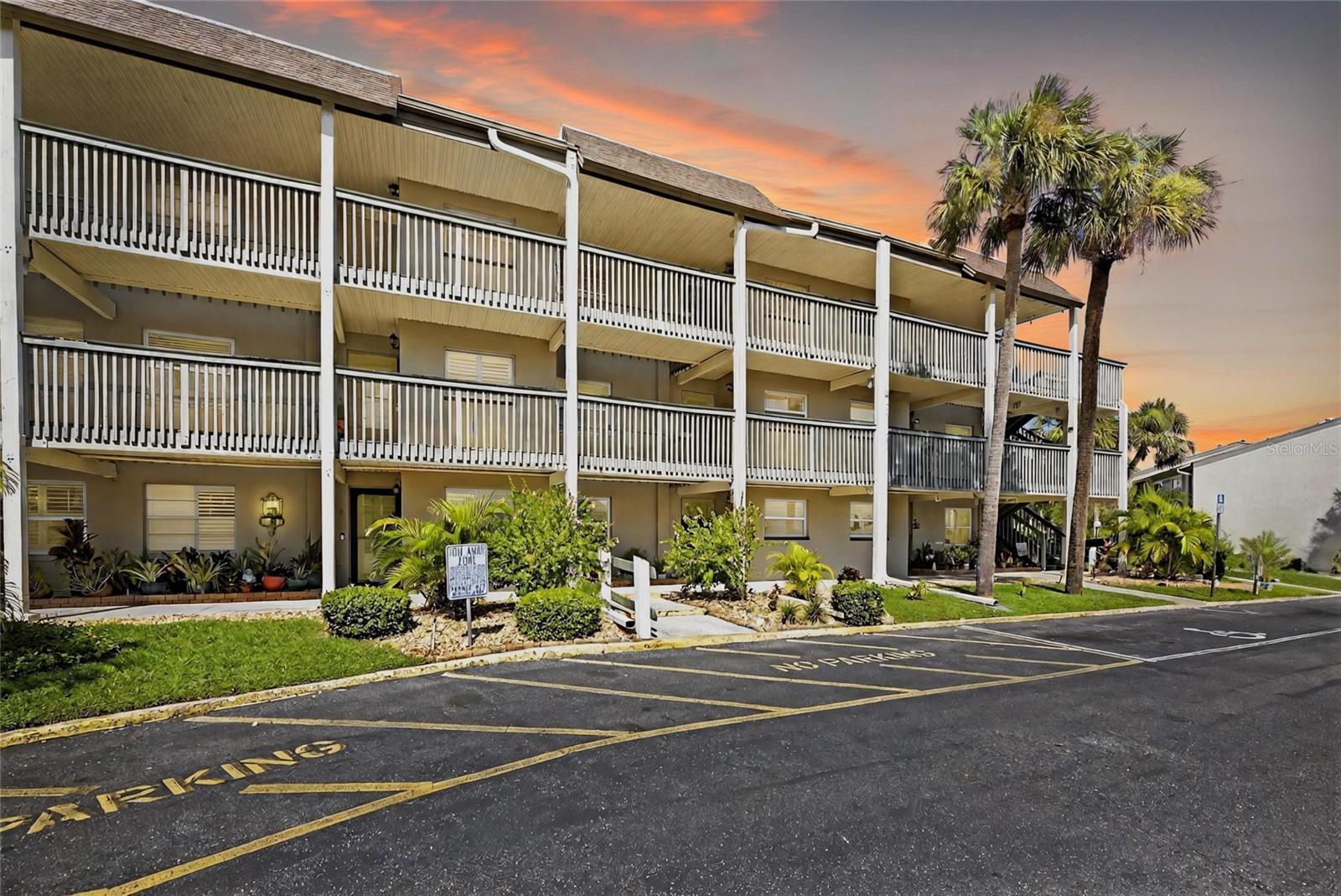 1028 APOLLO BEACH BOULEVARD 114