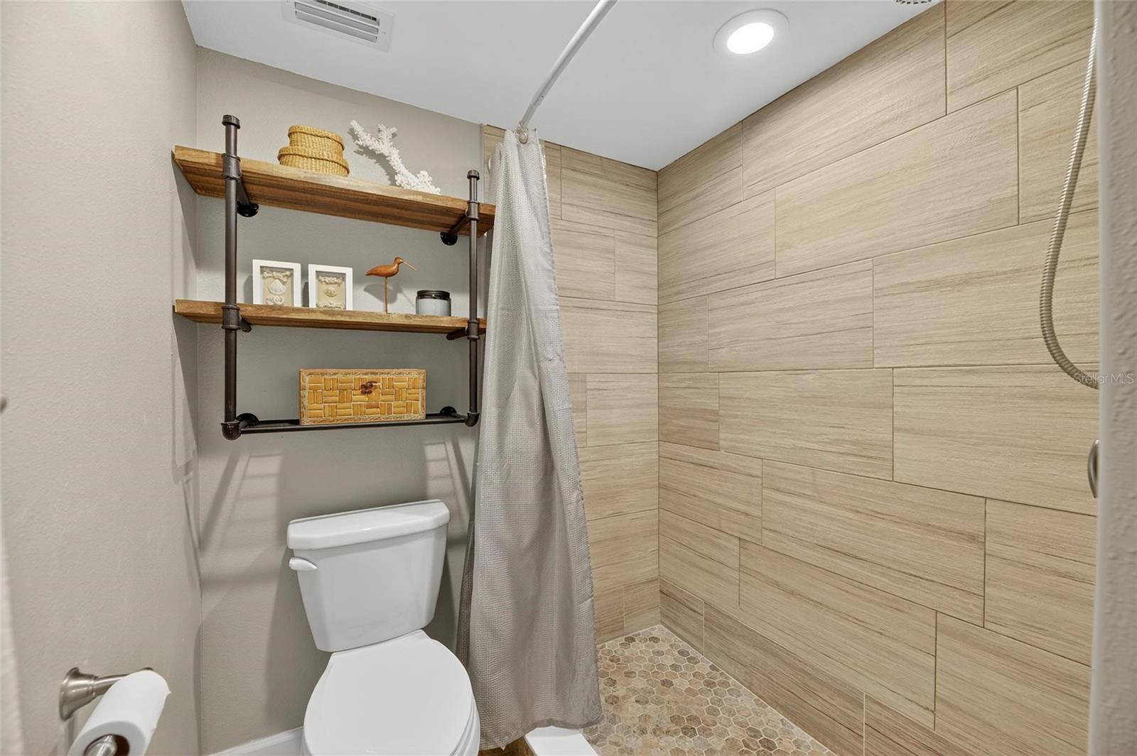 ANCHOR POINT A CONDO - Residential