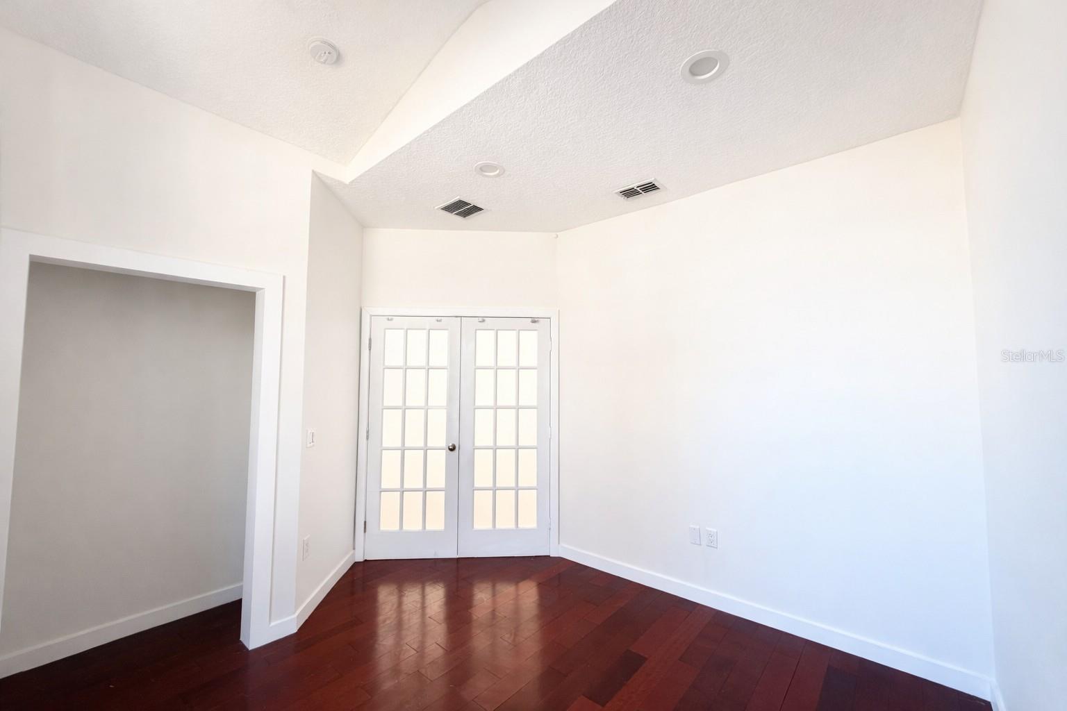 ESTANCIA - Residential