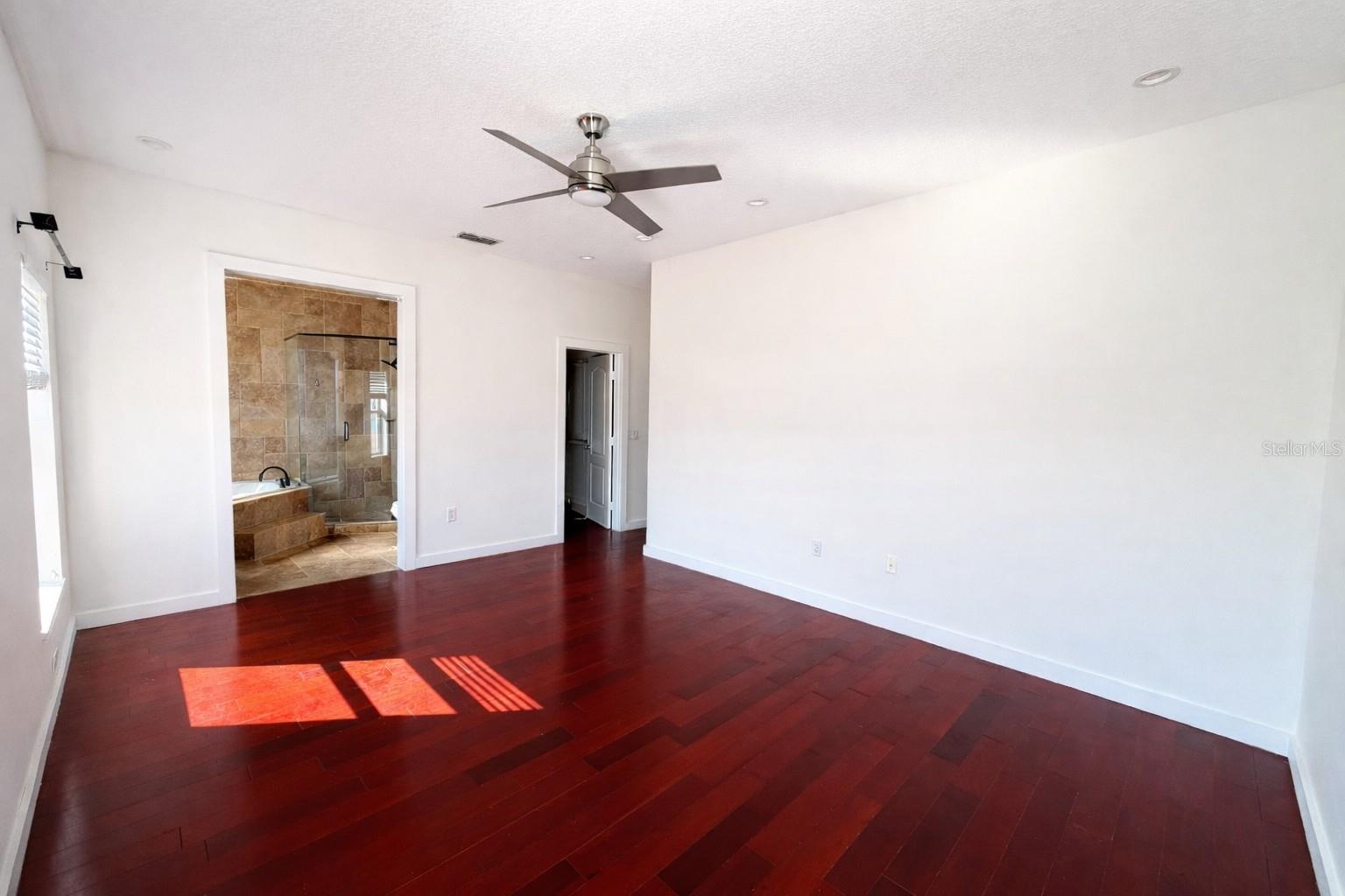 ESTANCIA - Residential