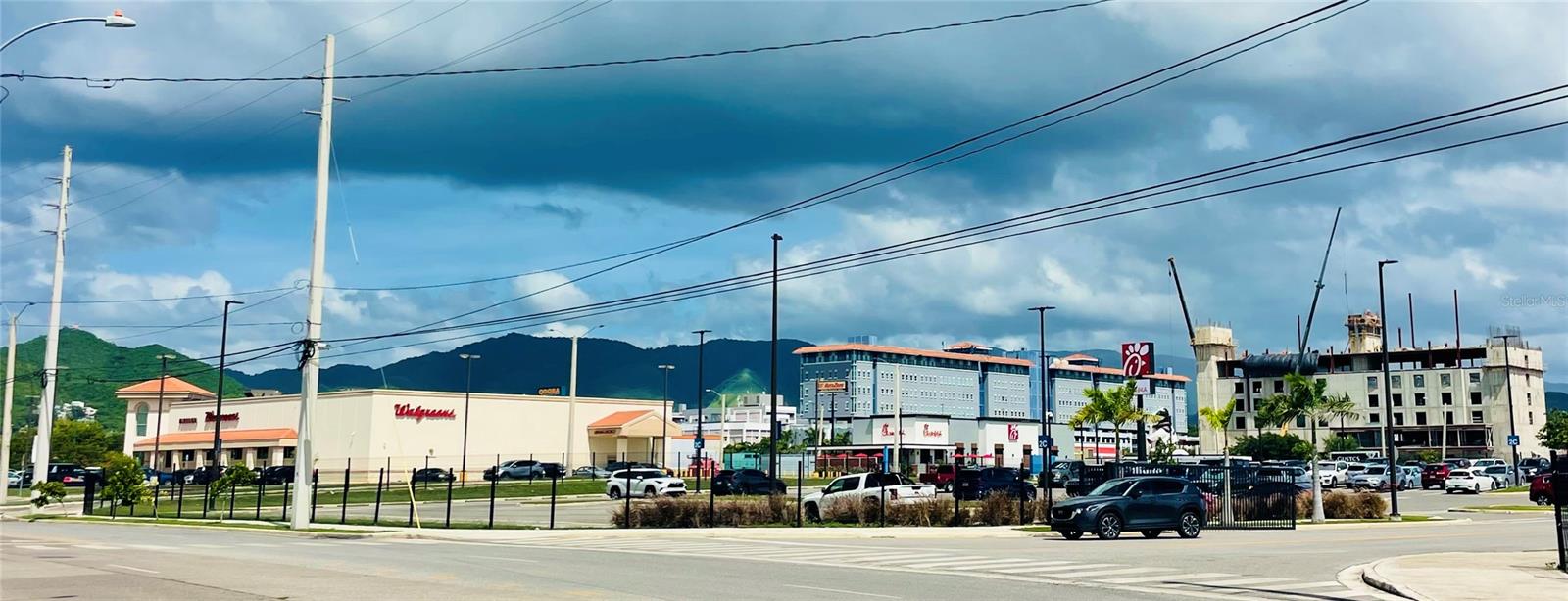 URB. FLAMBOYANES - Residential