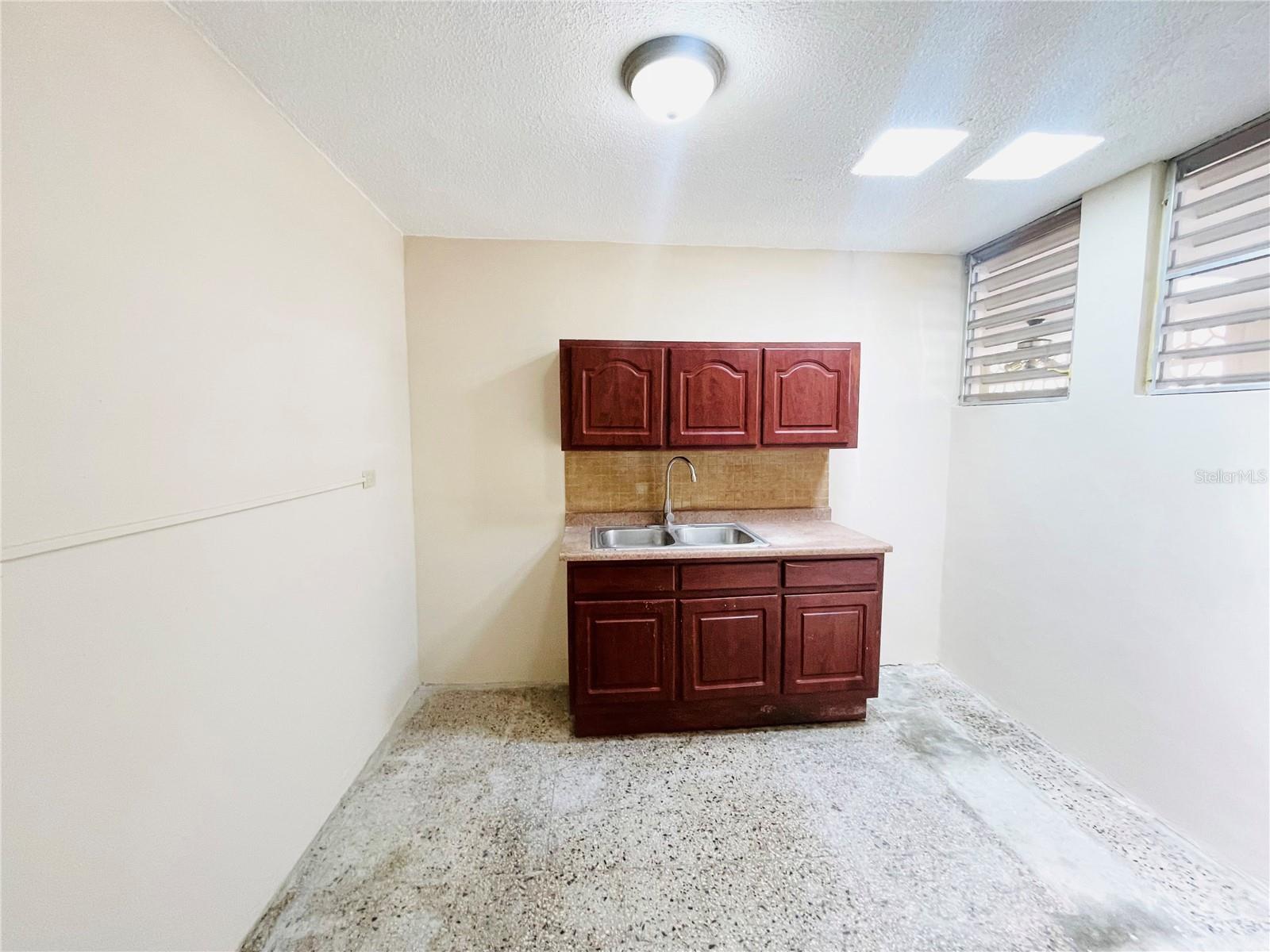 URB. FLAMBOYANES - Residential