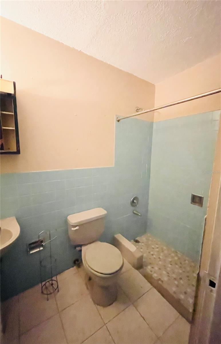 URB. FLAMBOYANES - Residential