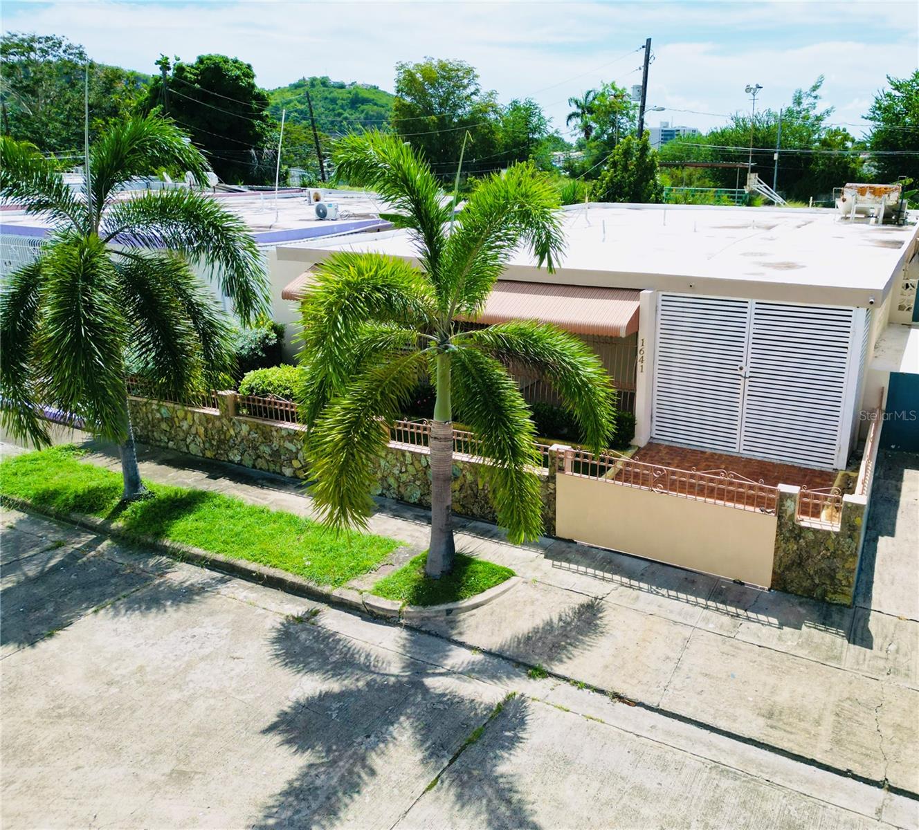 URB. FLAMBOYANES - Residential