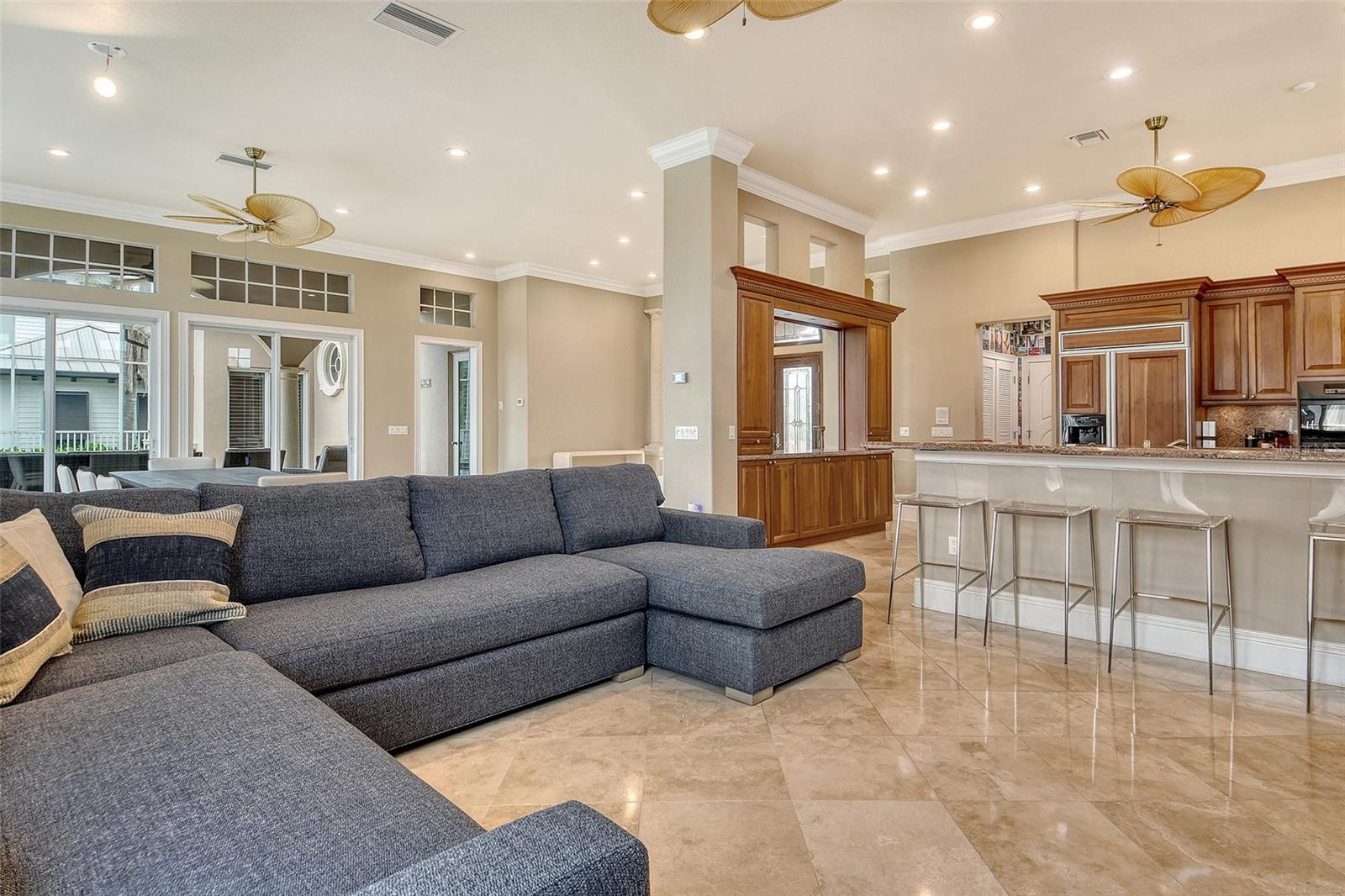 COUNTRY CLUB SHORES - Residential Lease