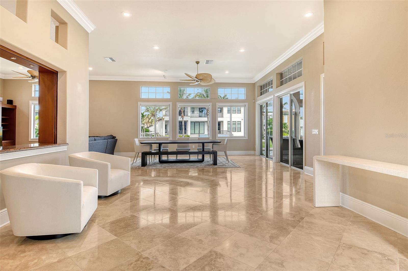 COUNTRY CLUB SHORES - Residential Lease