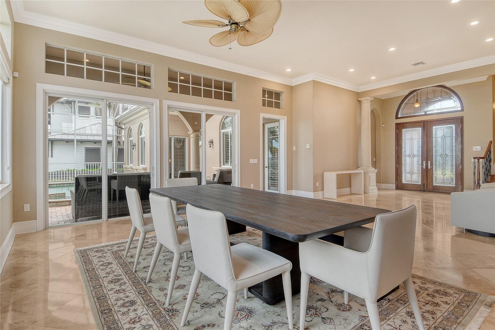 COUNTRY CLUB SHORES - Residential Lease