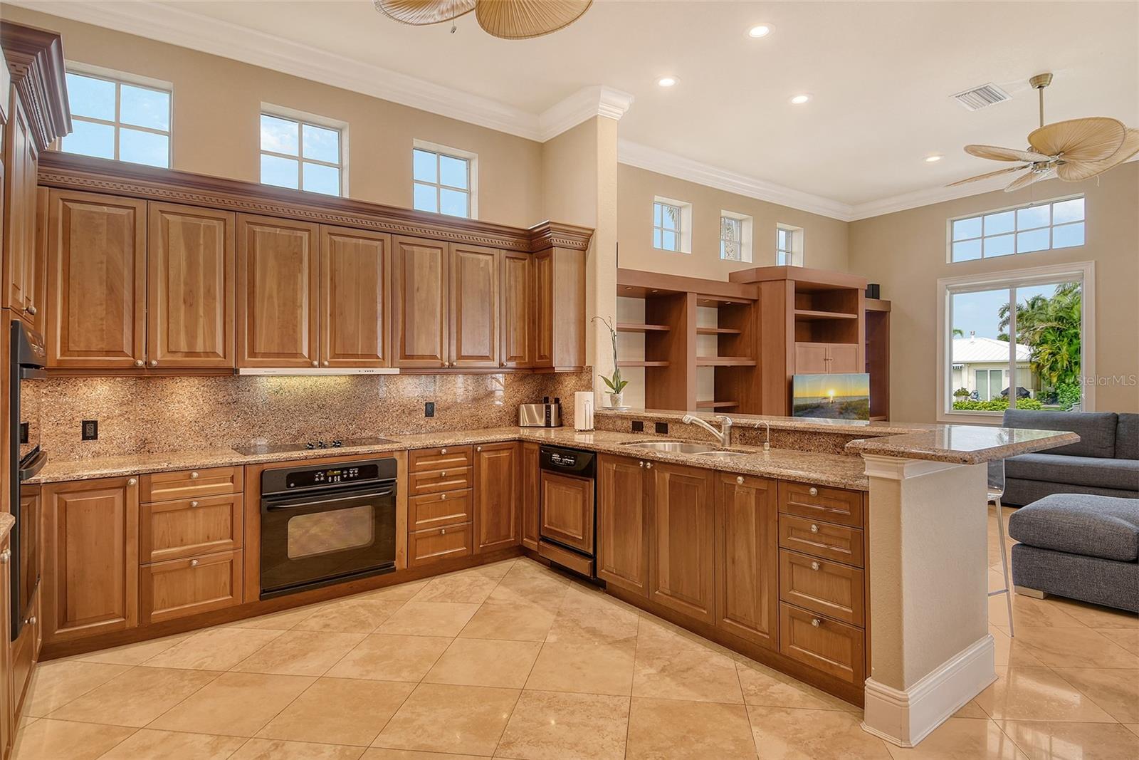 COUNTRY CLUB SHORES - Residential Lease