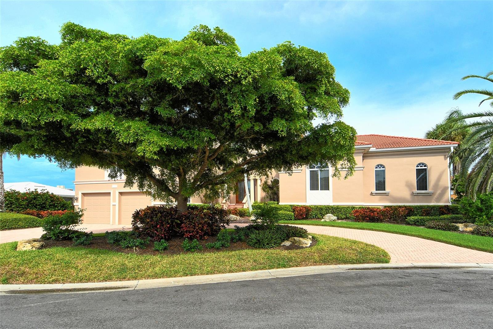 LONGBOAT KEY...If you're looking for a Luxury winter vacation home, stop searching. You have just found the perfect house located on a private & peaceful cul-de-sac. This beautiful 5 bedroom, 5.1 bathrooms has everything you would want and more with all the comforts of home. All new furniture throughout in every room. Primary, 1st & 2nd bedrooms all have king size beds. Bedrooms 3 & 4 have twin beds. Kitchen is a chef's delight with, state of the art appliances, granite countertops, solid wood cabinets, double wall oven, generous amount of counter space and a walk-in pantry. Enjoy the screened lanai with a heated pool and spa overlooking a canal to the Bay. Access to a private deeded Gulf-front Beach. Nearby golf courses, boutique shopping, fine or casual dining. Outdoor activities include biking, boating and nature trails. Don't miss out on this Jewel! Call today to book your vacation of a lifetime in this exquisite home. LONGBOAT KEY, LUXURY VACATION, SARASOTA BAY, GULF OF MEXICO.