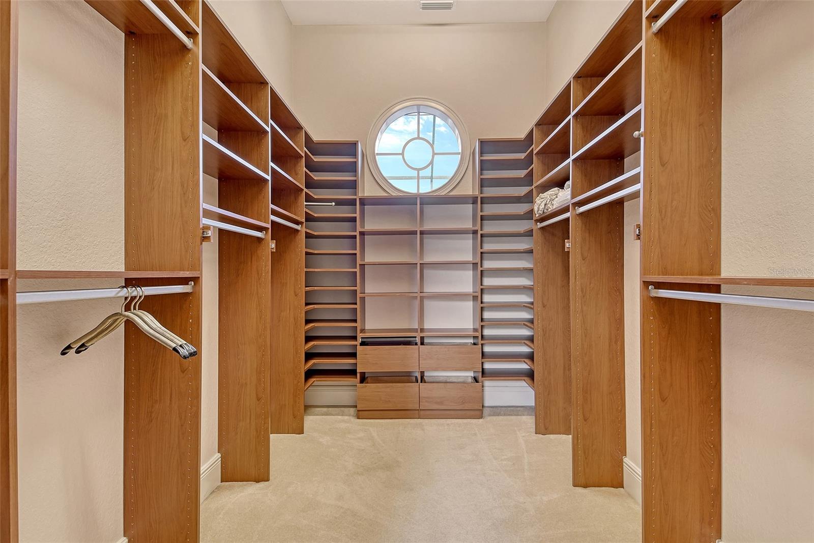 COUNTRY CLUB SHORES - Residential Lease