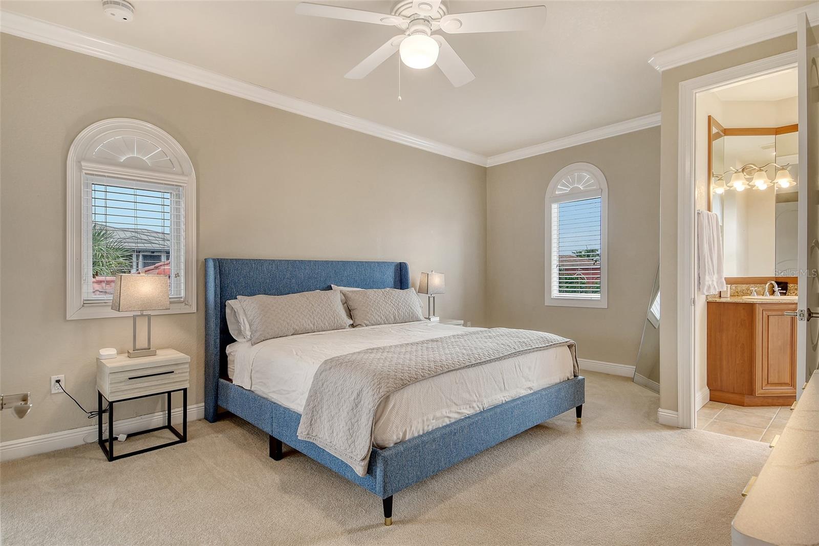 COUNTRY CLUB SHORES - Residential Lease