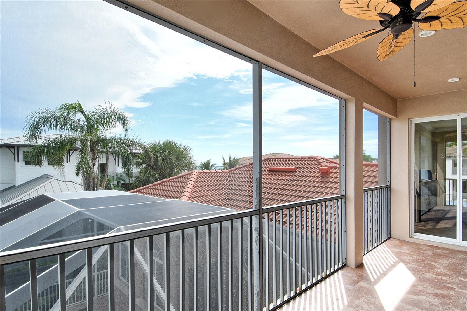 COUNTRY CLUB SHORES - Residential Lease