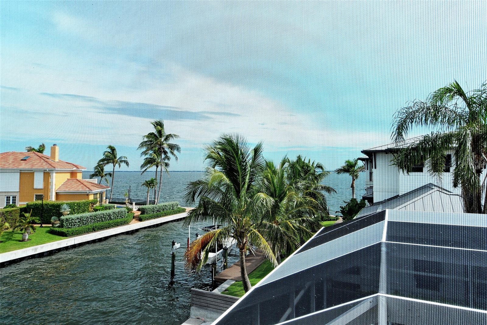 COUNTRY CLUB SHORES - Residential Lease