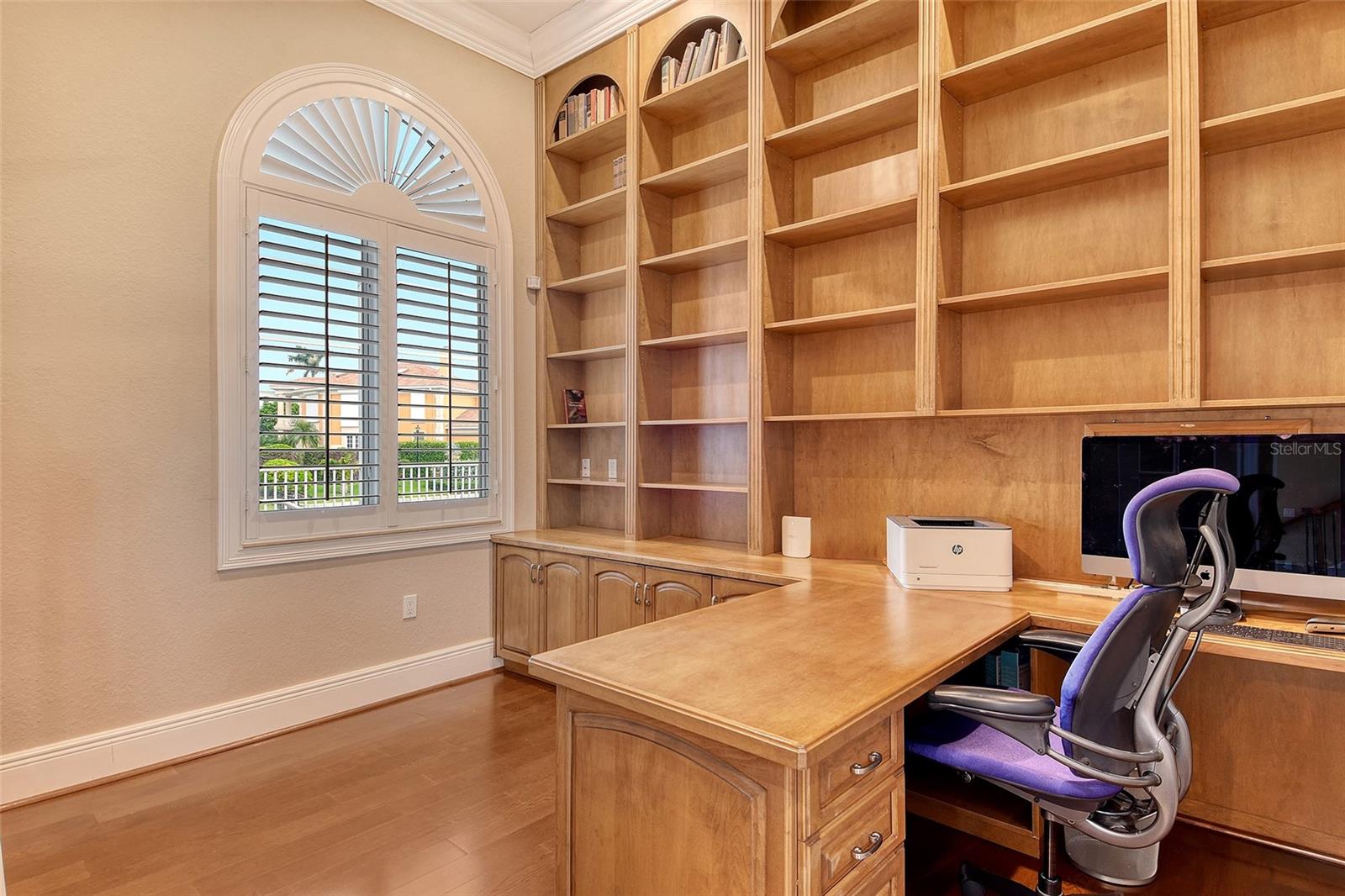 COUNTRY CLUB SHORES - Residential Lease