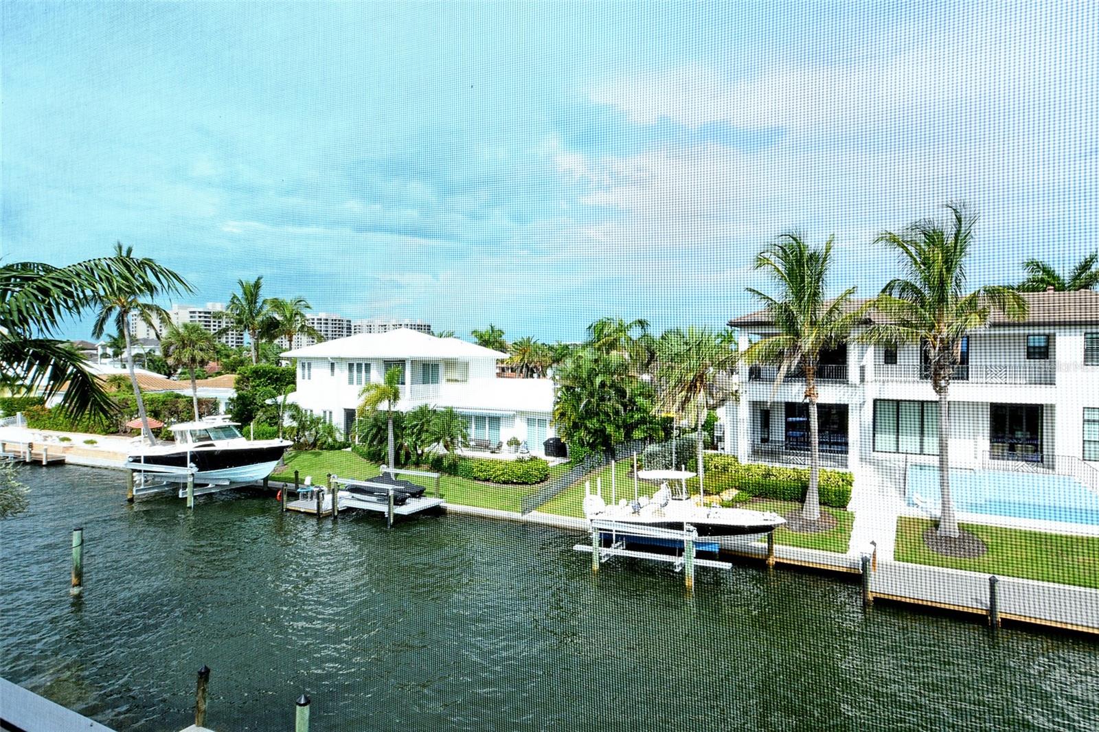 COUNTRY CLUB SHORES - Residential Lease