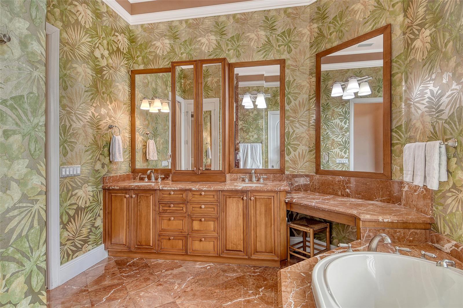 COUNTRY CLUB SHORES - Residential Lease