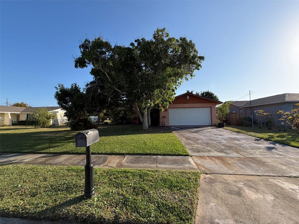 Photo of 2311 15th Street W, Palmetto, FL 34221 (MLS # A4679921)