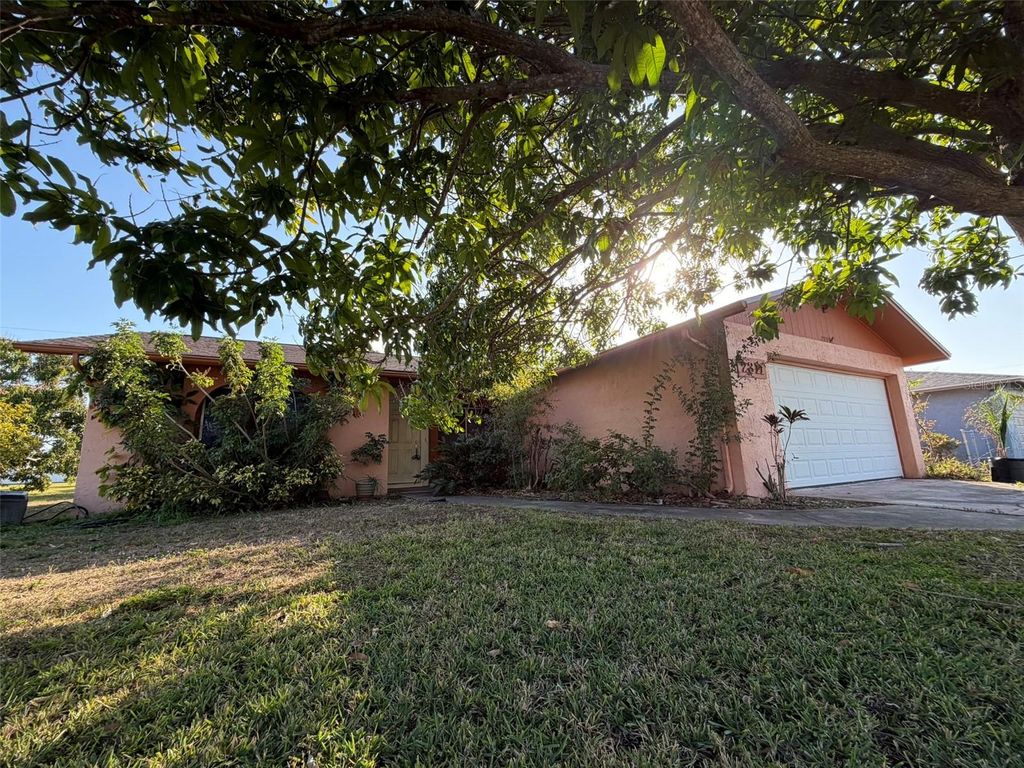 Photo of 2311 15th Street W, Palmetto, FL 34221 (MLS # A4679921)