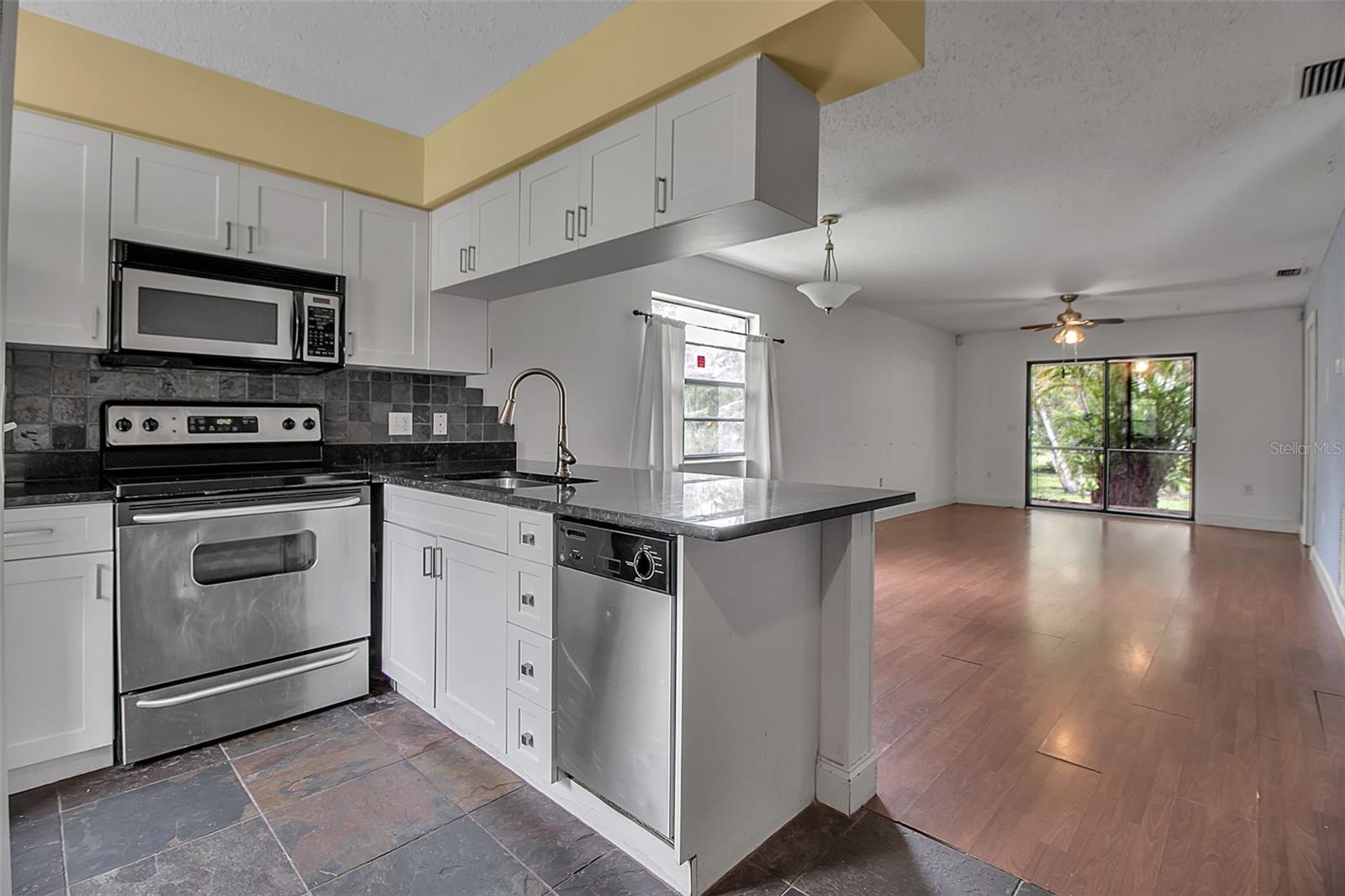 13 SUMMER WIND - Residential