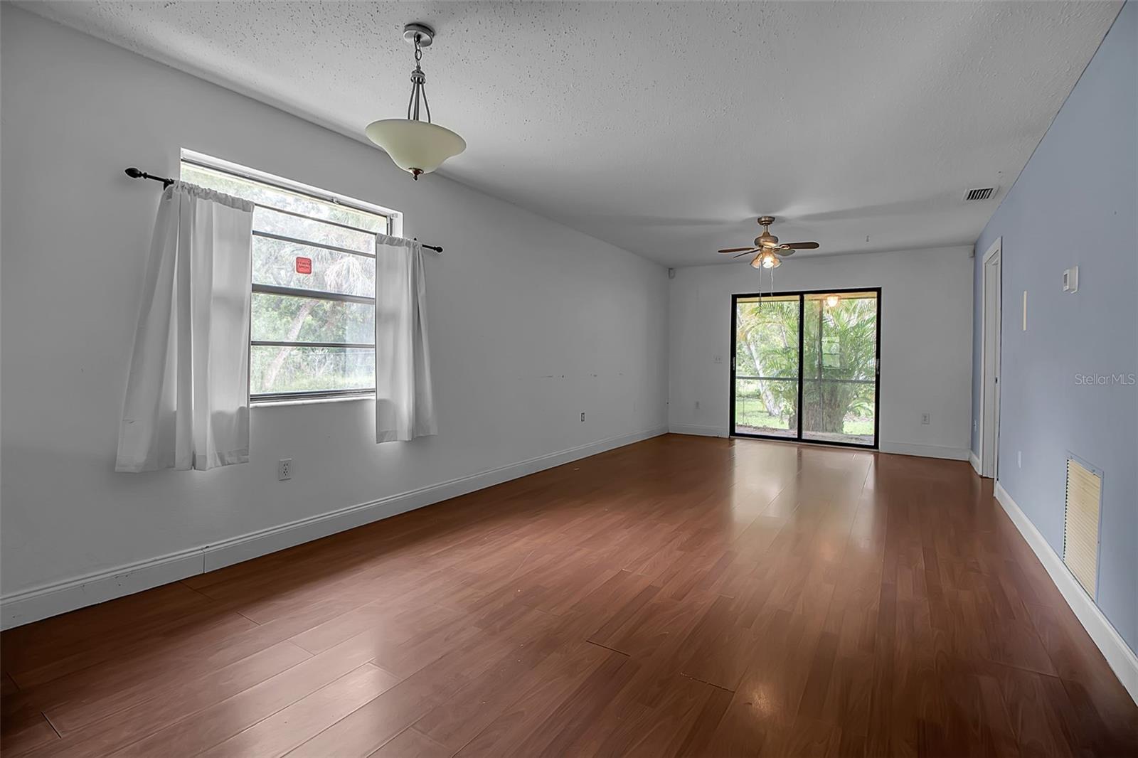 13 SUMMER WIND - Residential