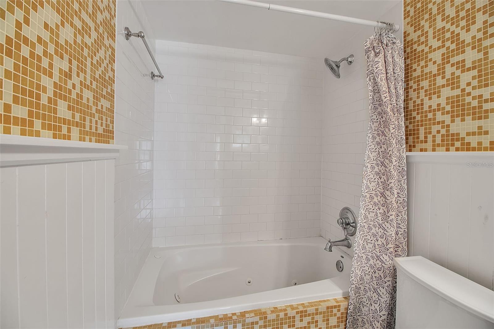 13 SUMMER WIND - Residential