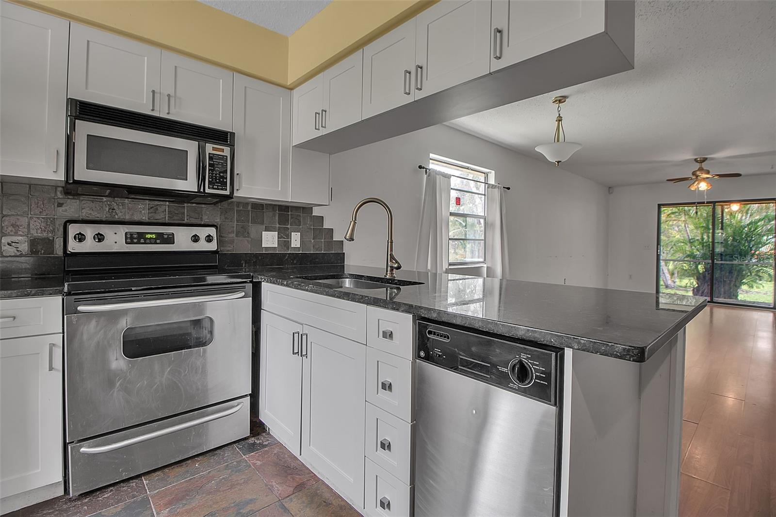 13 SUMMER WIND - Residential