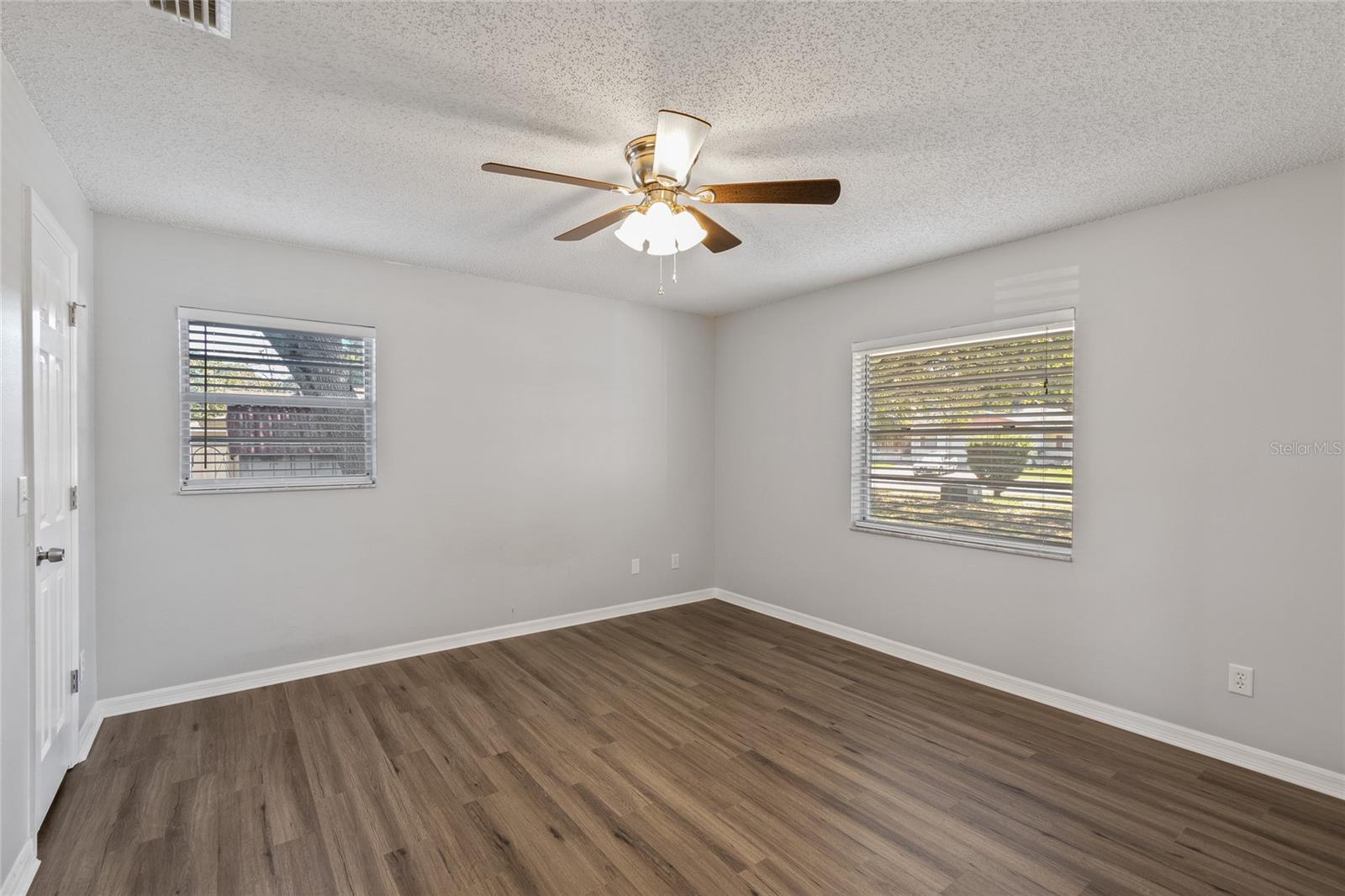 EUSTIS LAKE JOANNA HEIGHTS - Residential Lease
