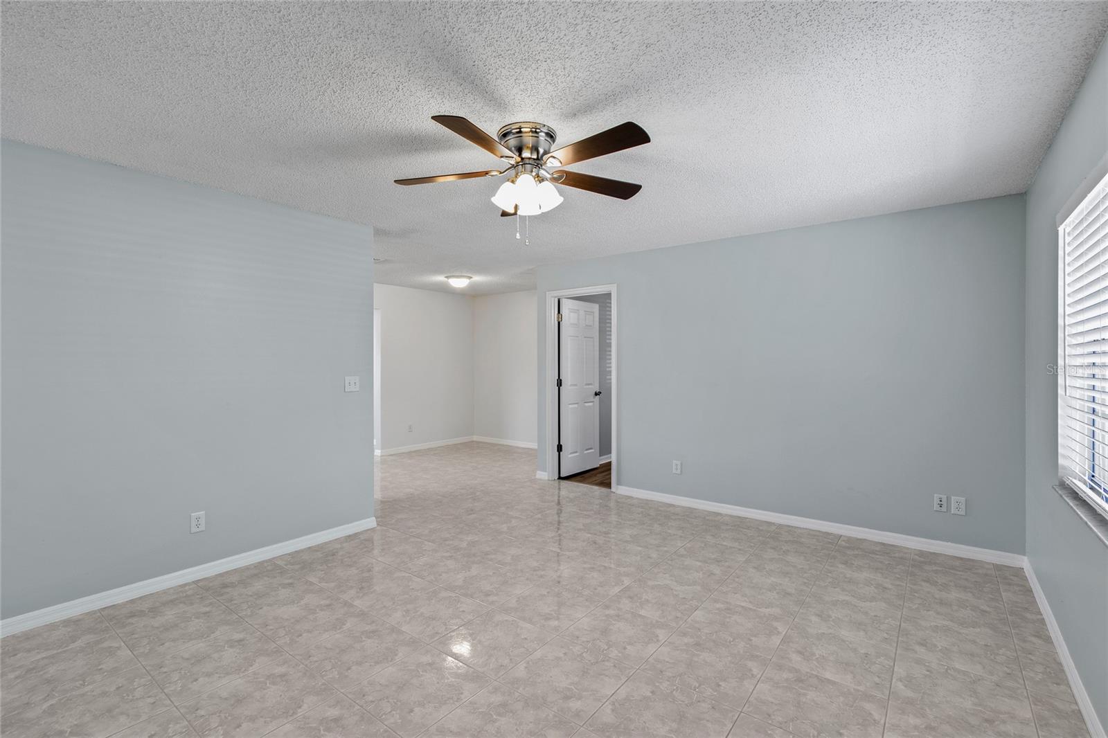 EUSTIS LAKE JOANNA HEIGHTS - Residential Lease
