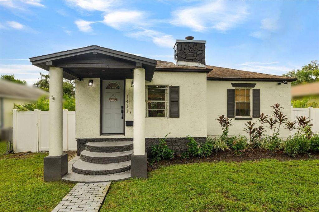 Photo of 1411 E Henry Avenue, Tampa, FL 33604 (MLS # TB8504595)