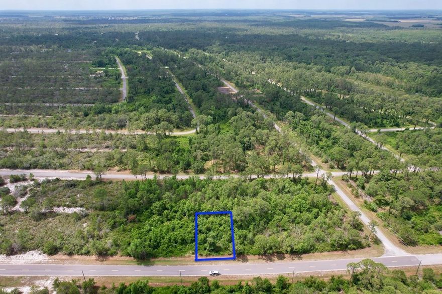 Nestled within the Sun N Lake community in Sebring, this nearly 10,000-square-foot lot is perfect to build your dream home on. Enjoy community living without the hassle of a homeowners' association. Sun N Lake offers many amenities that residents can enjoy, but some features do require paid membership. The property is also conveniently located in class proximity to schools, and dining, and is located about 4 miles from AdventHeatlh Hospital.