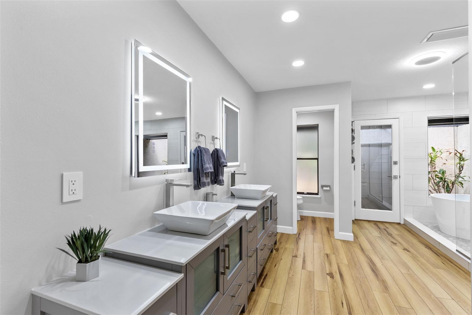 ROANN ESTATES - Residential