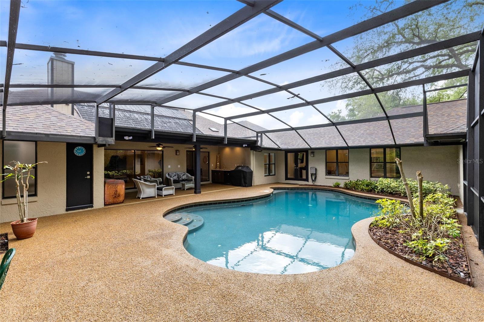 ROANN ESTATES - Residential