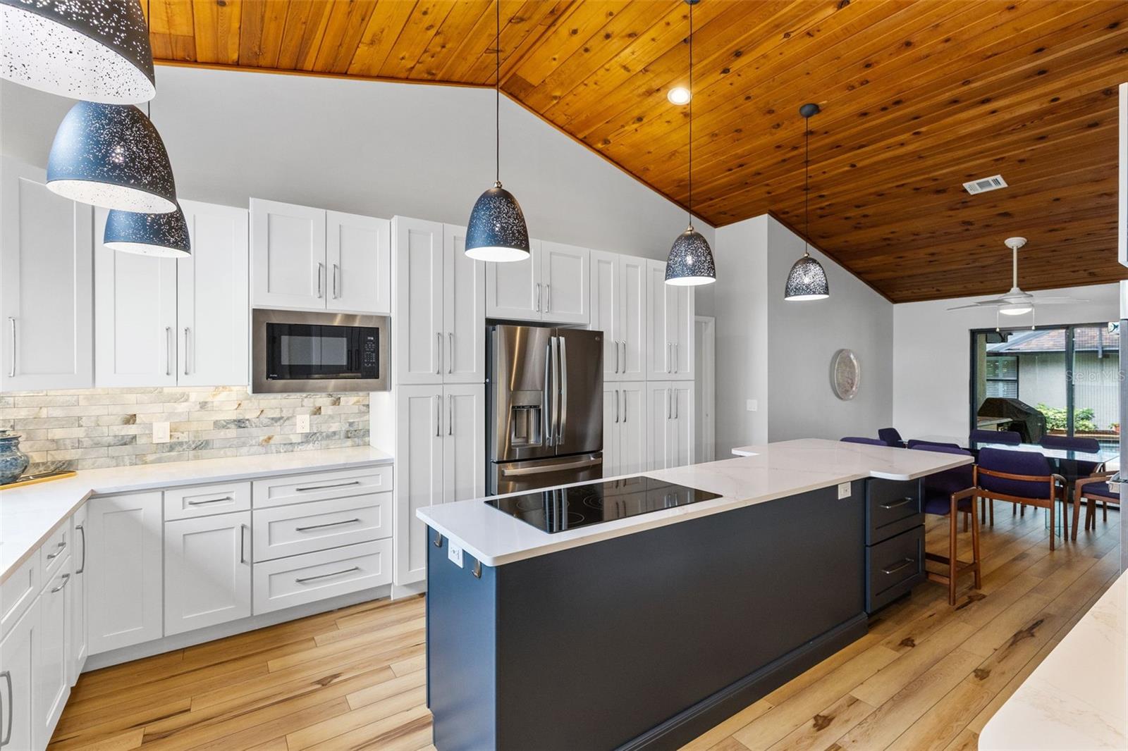 ROANN ESTATES - Residential