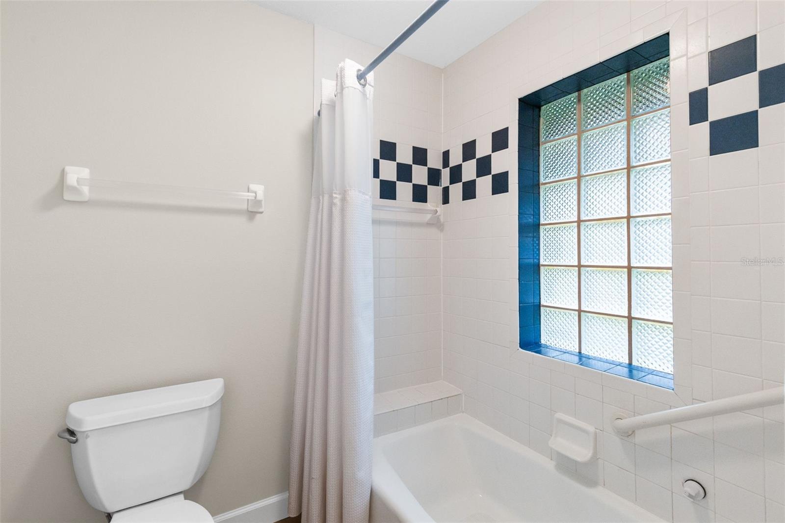 ROANN ESTATES - Residential