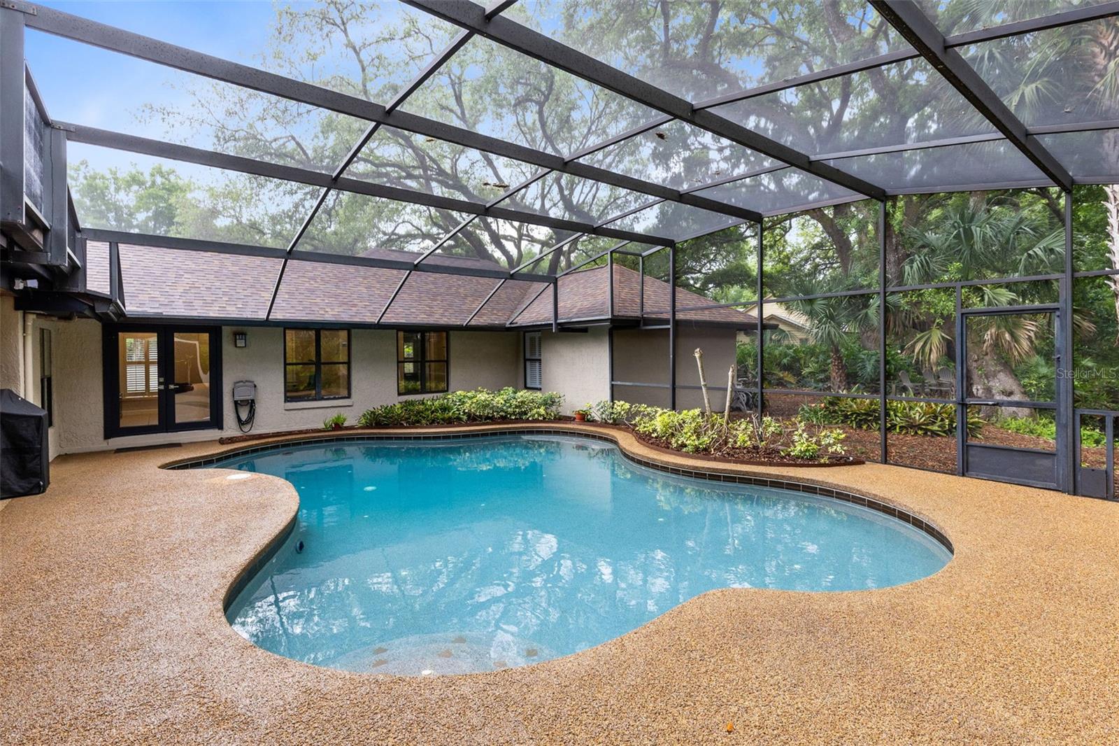 ROANN ESTATES - Residential