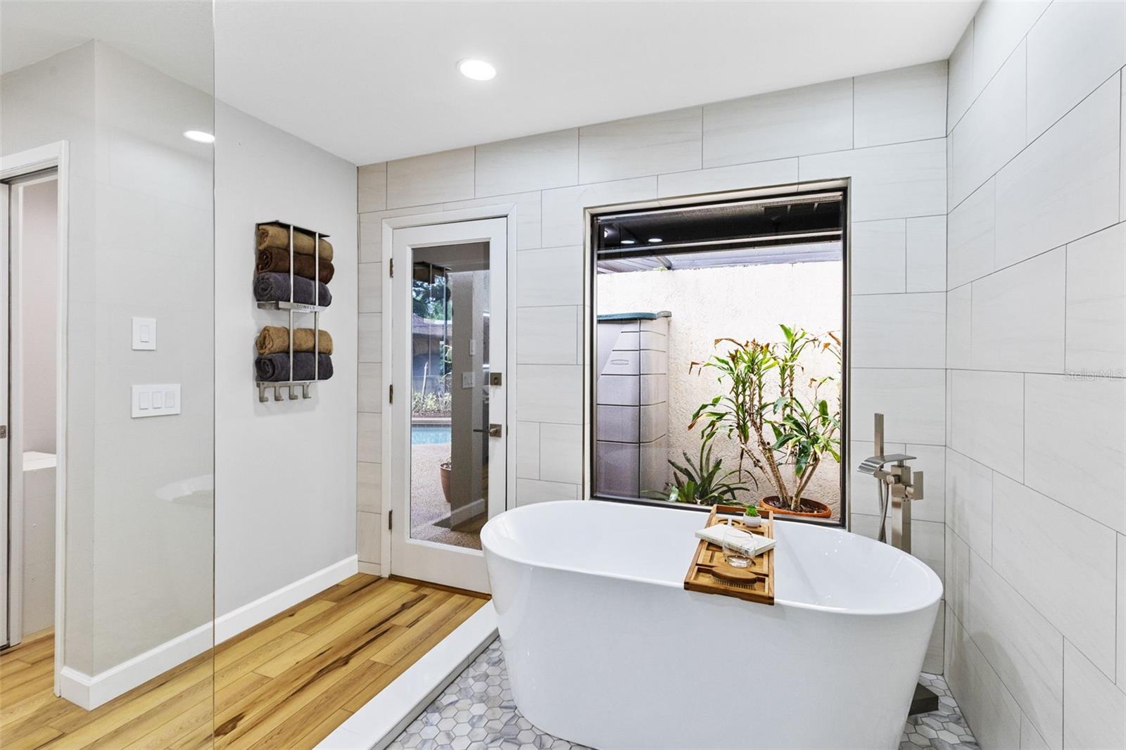 ROANN ESTATES - Residential