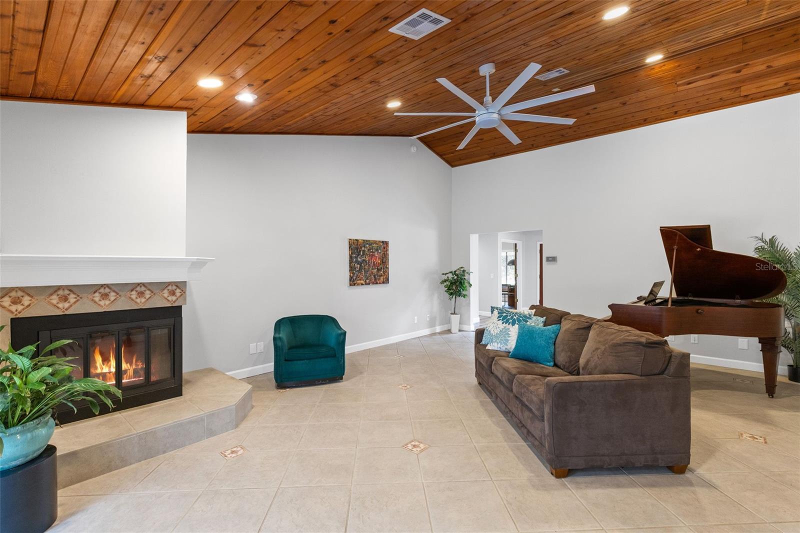 ROANN ESTATES - Residential