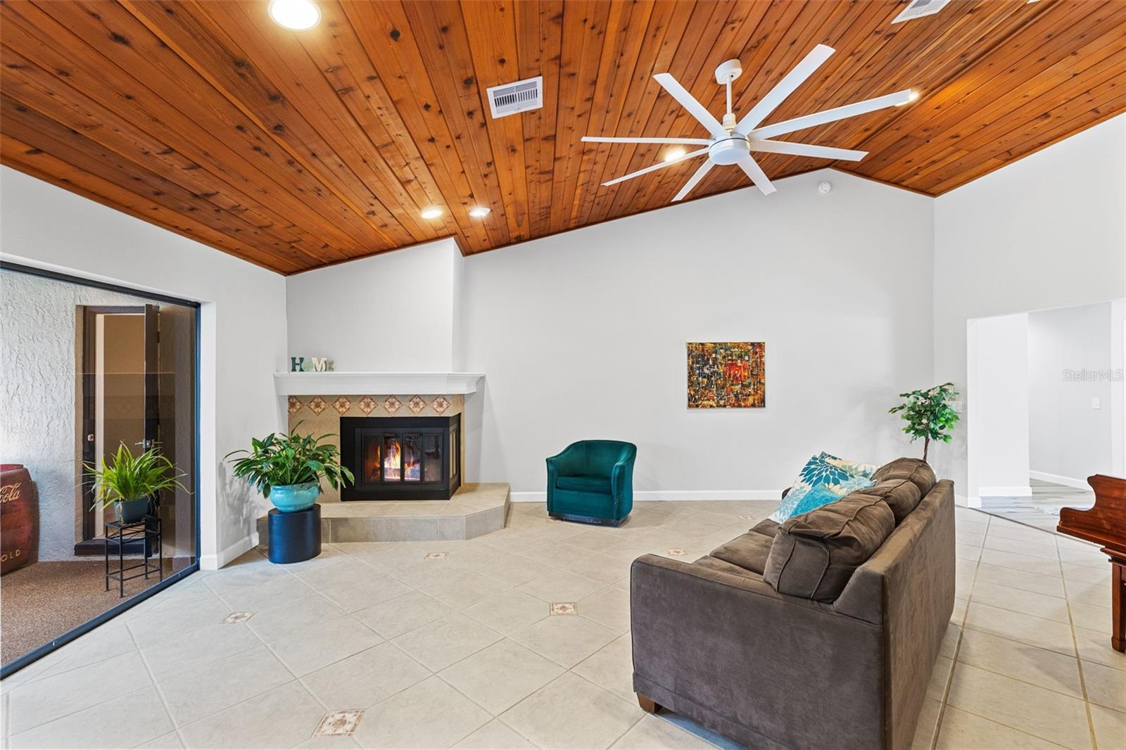 ROANN ESTATES - Residential