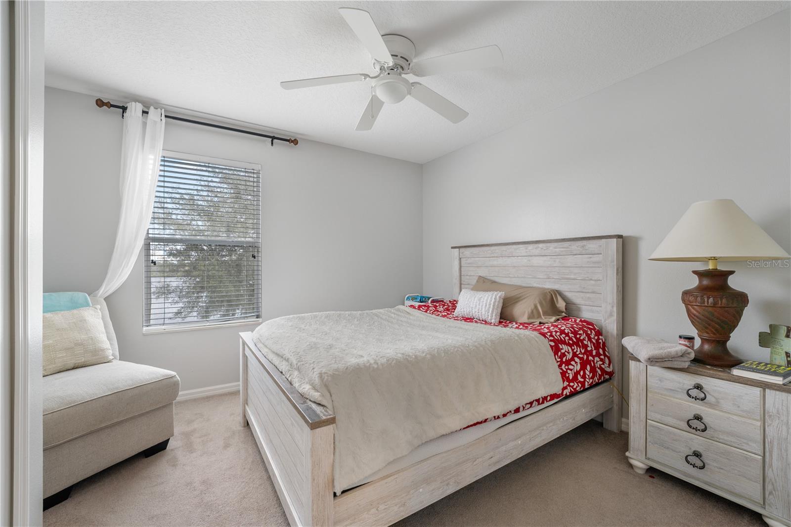 EDEN'S HAMMOCK - Residential Lease