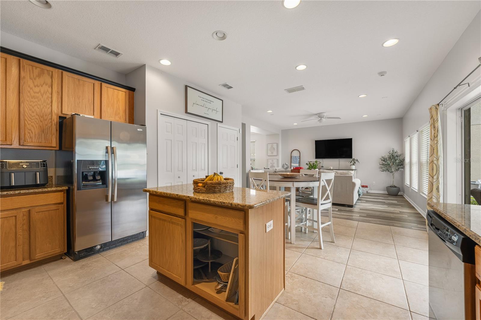 EDEN'S HAMMOCK - Residential Lease