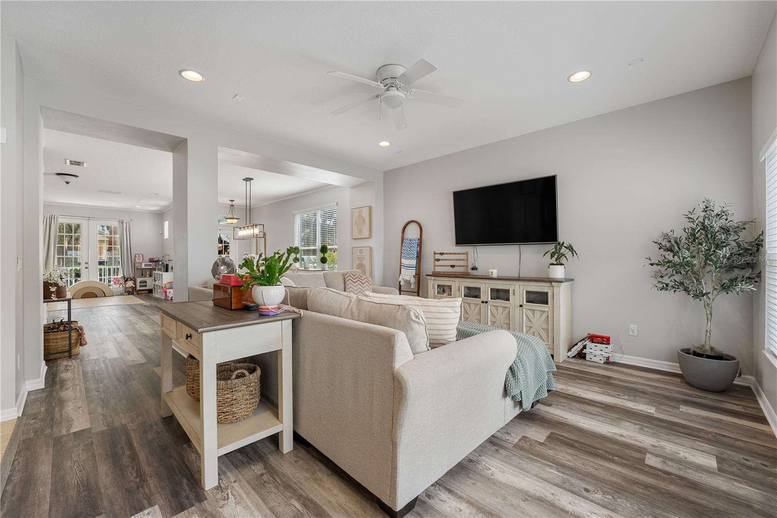 EDEN'S HAMMOCK - Residential Lease