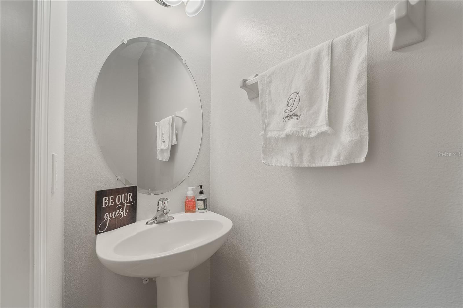 EDEN'S HAMMOCK - Residential Lease