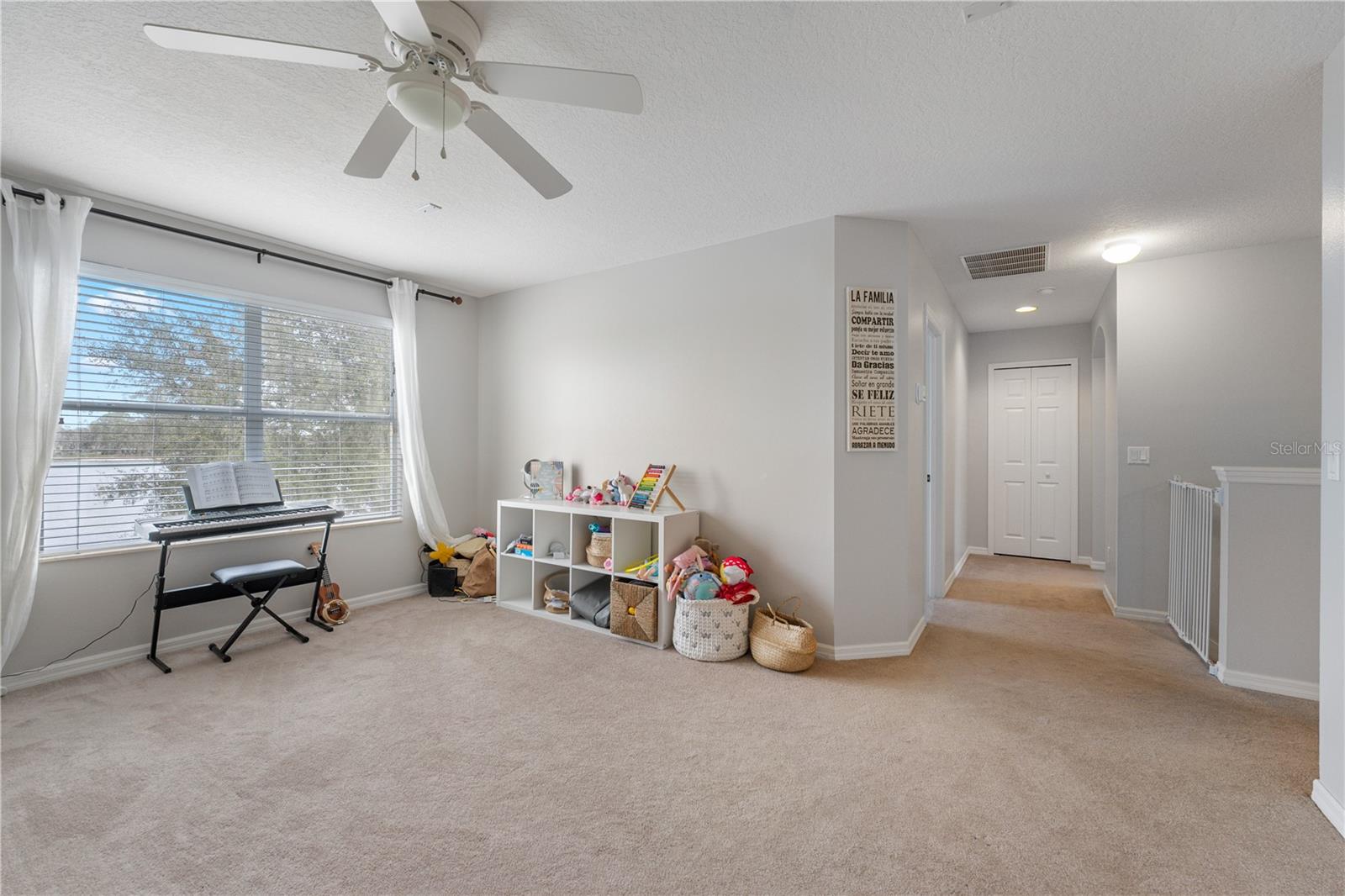 EDEN'S HAMMOCK - Residential Lease